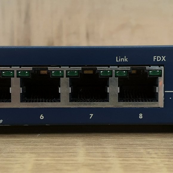 NETGEAR FS108P 8-PORT 10/100 Mbps PROSAFE SWITCH WITH POE FREE S/H - Picture 8 of 12